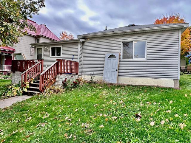 113 Oak St S, Mabel, MN 55954