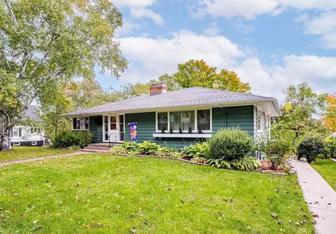 4620 W 8th St, Duluth, MN 55807