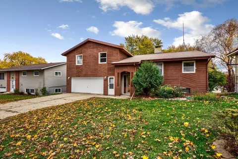 610 West St, Jackson, MN 56143