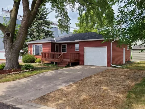102 Freund St, Fairmont, MN 56031