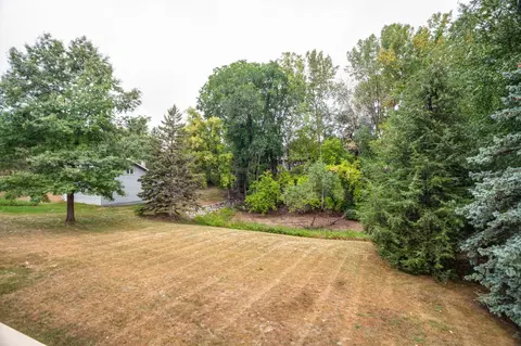 1805 Beecher Dr, Eagan, MN 55122 photo 2