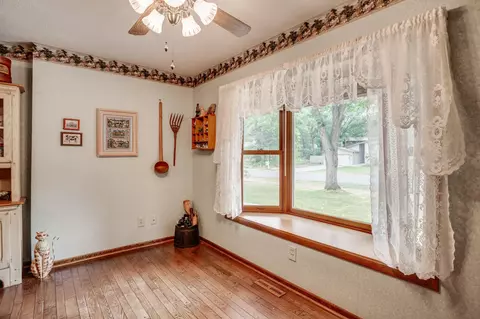 1805 Beecher Dr, Eagan, MN 55122 photo 15