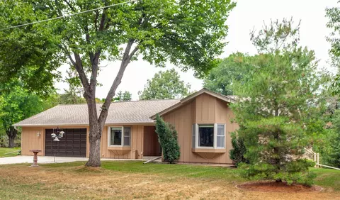 1805 Beecher Dr, Eagan, MN 55122