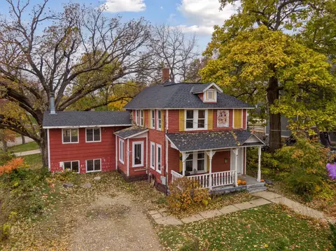 302 1st Ave SW, Faribault, MN 55021