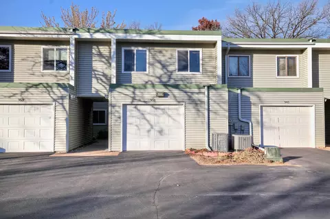 951 120th Ln NW, Coon Rapids, MN 55448