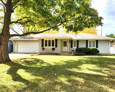 6071 Ensign Ave N, New Hope, MN 55428