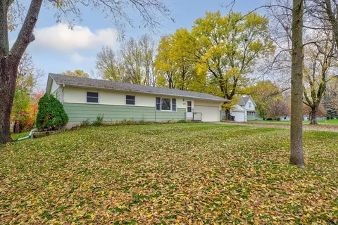 210 Linden Pl S, Northfield, MN 55057