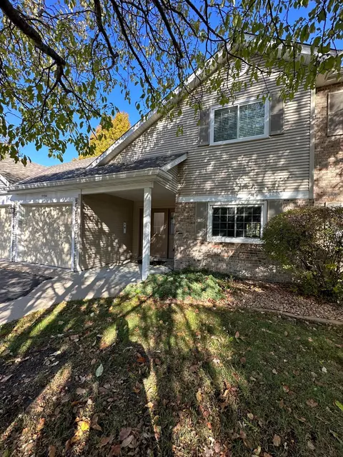 11198 Westwind Dr, Eden Prairie, MN 55344