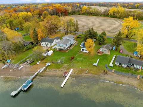 12050 Mentzer Trl, Chisago Lake Twp, MN 55045
