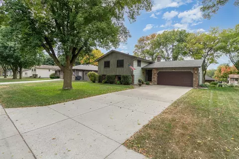 719 Highland Dr, New Prague, MN 56071