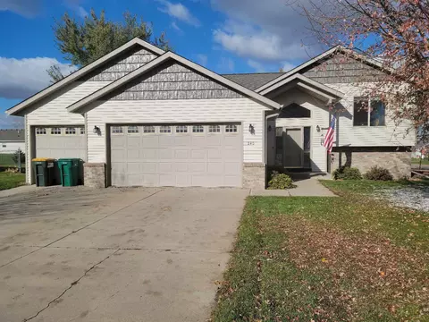 240 Arbor Curv NE, Cokato, MN 55321