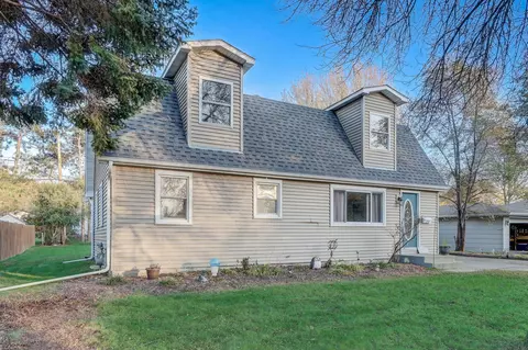 1724 Dixon Dr, Saint Paul Park, MN 55071