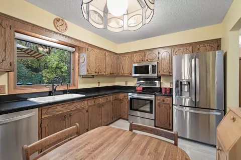 3760 Drexel Ct, Eagan, MN 55123 photo 3