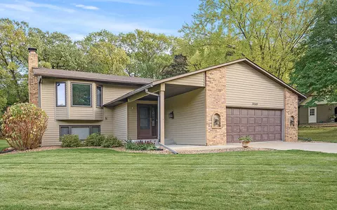 3760 Drexel Ct, Eagan, MN 55123