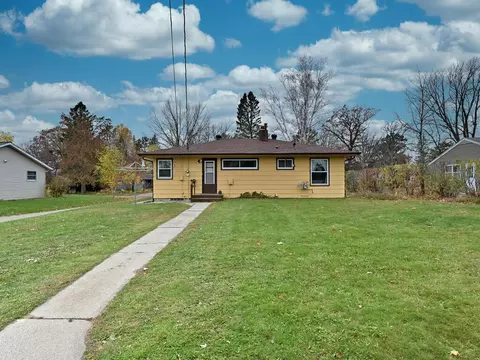 718 NE 6th Ave, Grand Rapids, MN 55744
