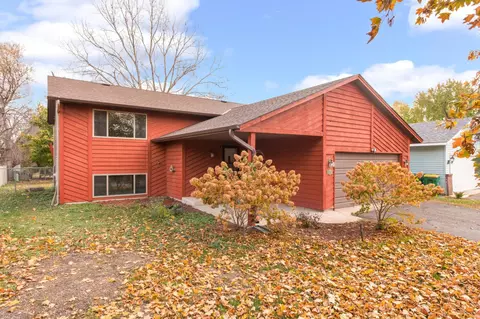 3218 Greenbrier St, Vadnais Heights, MN 55127