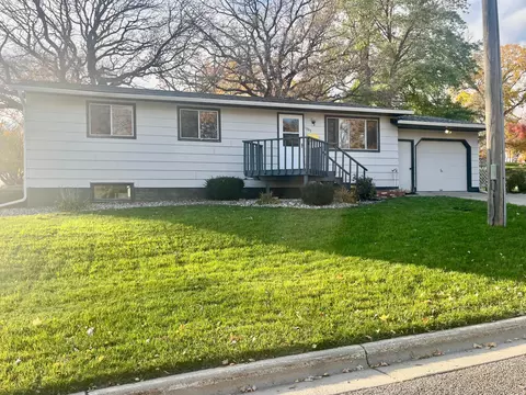 1005 N Buse St, Fergus Falls, MN 56537