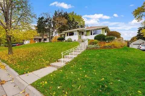 225 18th Ave N, South Saint Paul, MN 55075