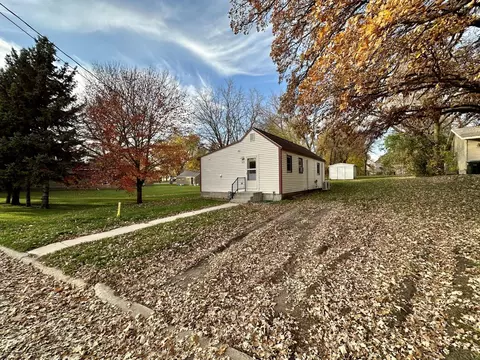 405 E Main St, Osakis, MN 56360