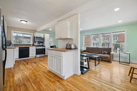 138 Geranium Ave E, Saint Paul, MN 55117