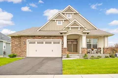 7281 Pearl Dr, Chanhassen, MN 55317
