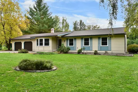 2187 Clinton Dr, Winona, MN 55987