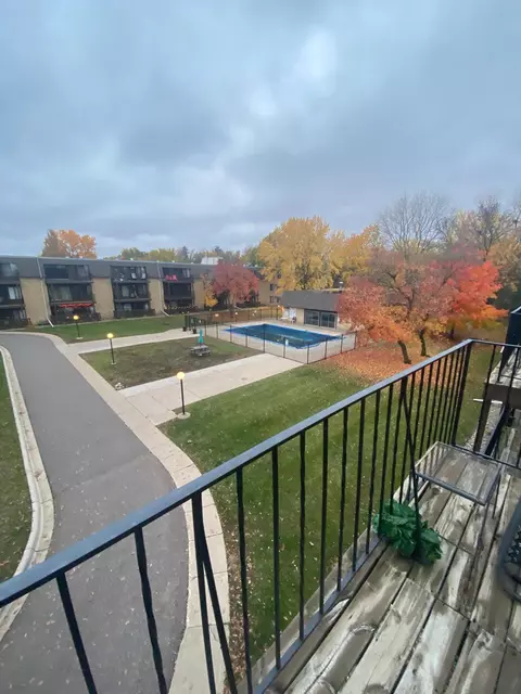 3431 Kent St #916, Shoreview, MN 55126
