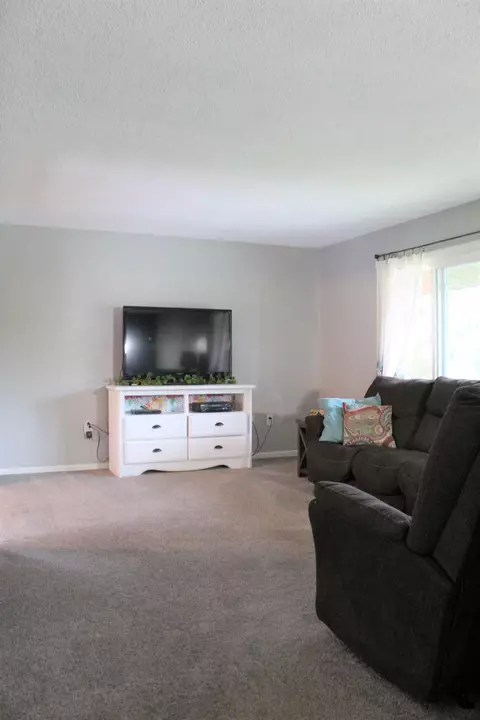 715 4th Ave NW, Plainview, MN 55964 photo 17