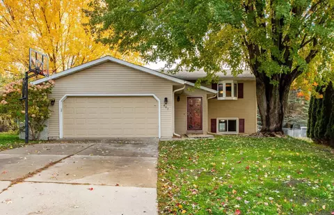 407 6th Street Ct NE, Kasson, MN 55944