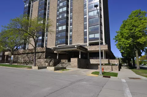 207 5th Ave SW #1101, Rochester, MN 55902