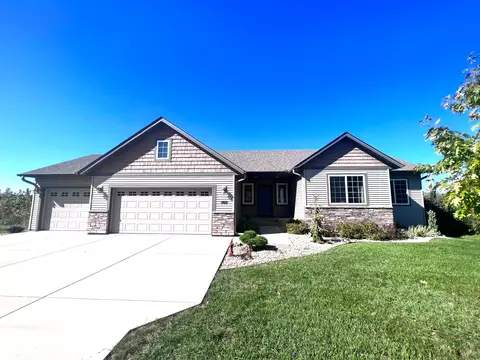 760 Bohlken Dr, Hastings, MN 55033