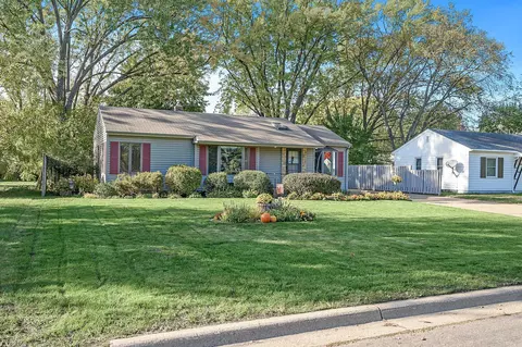 2965 Pascal St, Roseville, MN 55113 photo 4