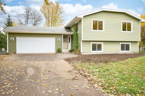 7178 Peterson Trl, Centerville, MN 55038