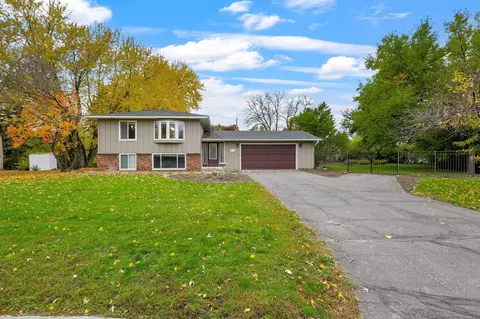 4001 Pumice Ln, Eagan, MN 55122 photo 2