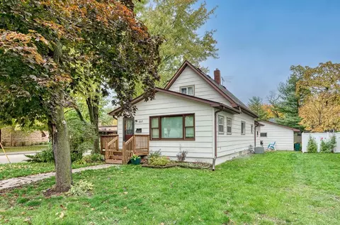 2117 5th St, White Bear Lake, MN 55110