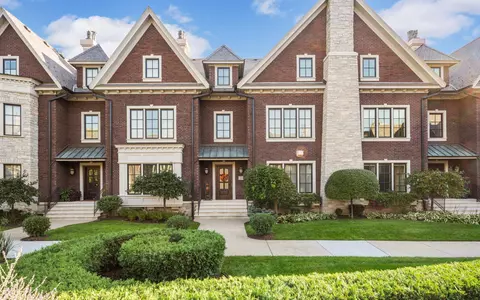 5200 France Ave S #34, Edina, MN 55410