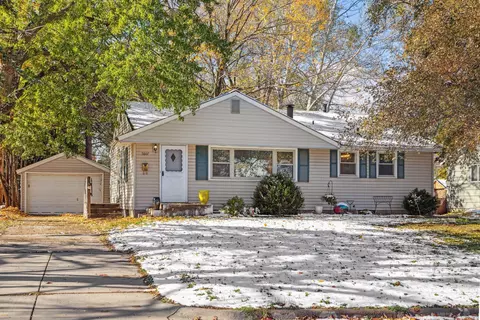5807 Halifax Ave N, Brooklyn Center, MN 55429