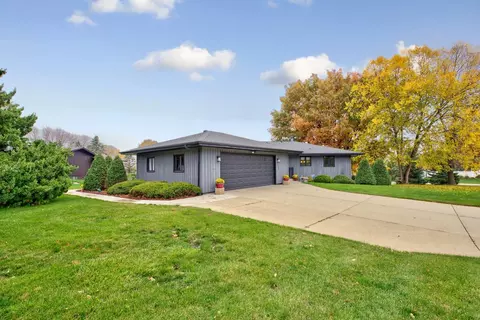 1630 Mitchell Dr, Faribault, MN 55021
