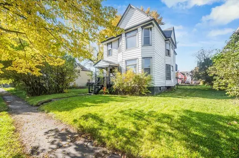 2815 W 1st St, Duluth, MN 55806