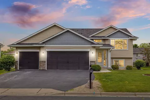 2315 Elianna Dr, Northfield, MN 55057