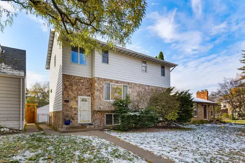 2114 Highland Pkwy, Saint Paul, MN 55116