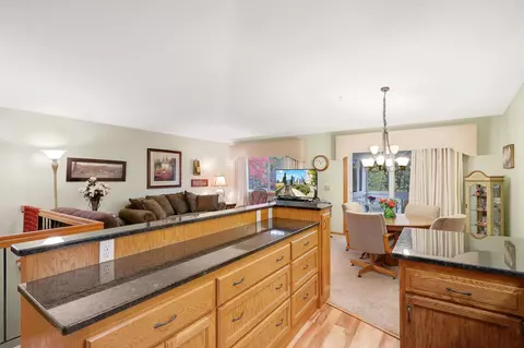 1557 Clemson Dr #B, Eagan, MN 55122 photo 12