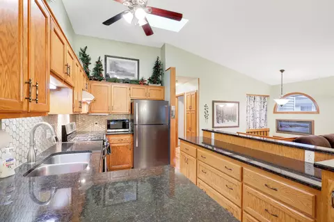 1557 Clemson Dr #B, Eagan, MN 55122 photo 11