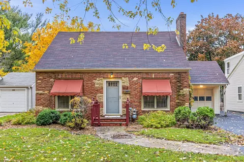 1725 Simpson St, Falcon Heights, MN 55113