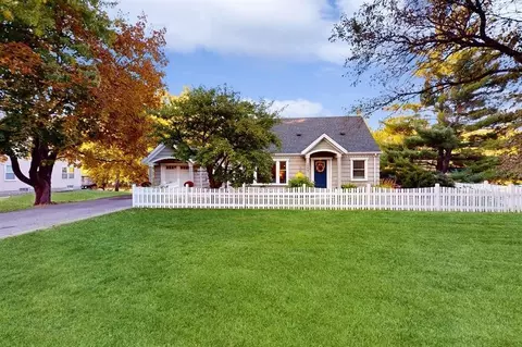 2207 County Road B W, Roseville, MN 55113