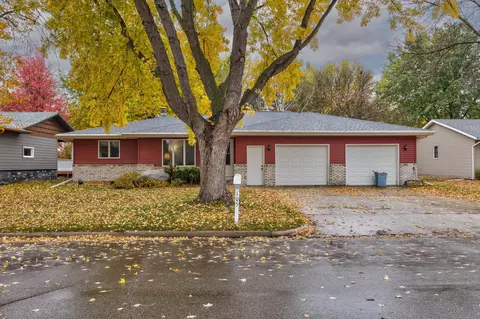 105 Kathryn Ave, Marshall, MN 56258