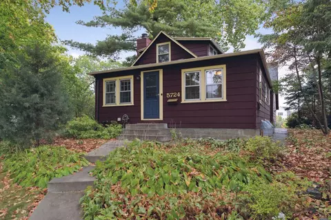 5724 Lynwood Blvd, Mound, MN 55364