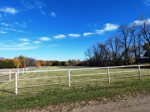1425 N Oak Dr, Slayton, MN 56172
