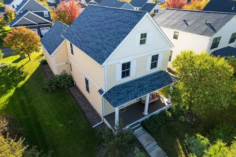 1018 Pioneer Trl, Bayport, MN 55003