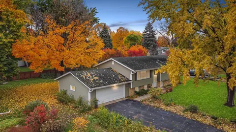 3061 Patton Rd, Roseville, MN 55113